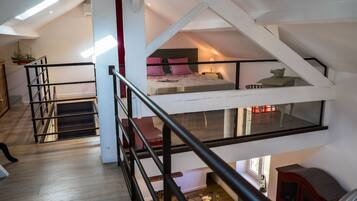 2 bedrooms, iron/ironing board, travel cot, WiFi