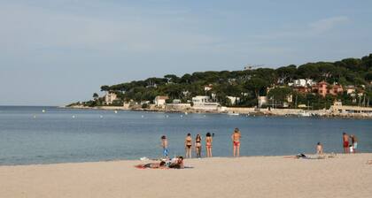 Spacious loft - heart typical Antibes Old Town -100 m sea&ramparts- all by foot