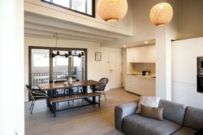 Deluxe Duplex, 3 Bedrooms | Living area