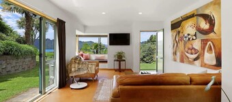 Millar's Hideaway | Super Cute + Great Lake Views