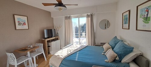 Studio Darmaillacq avec balcon et parking en  centre ville