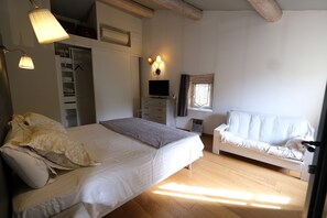 3 habitaciones, tabla de planchar con plancha y wifi gratis 