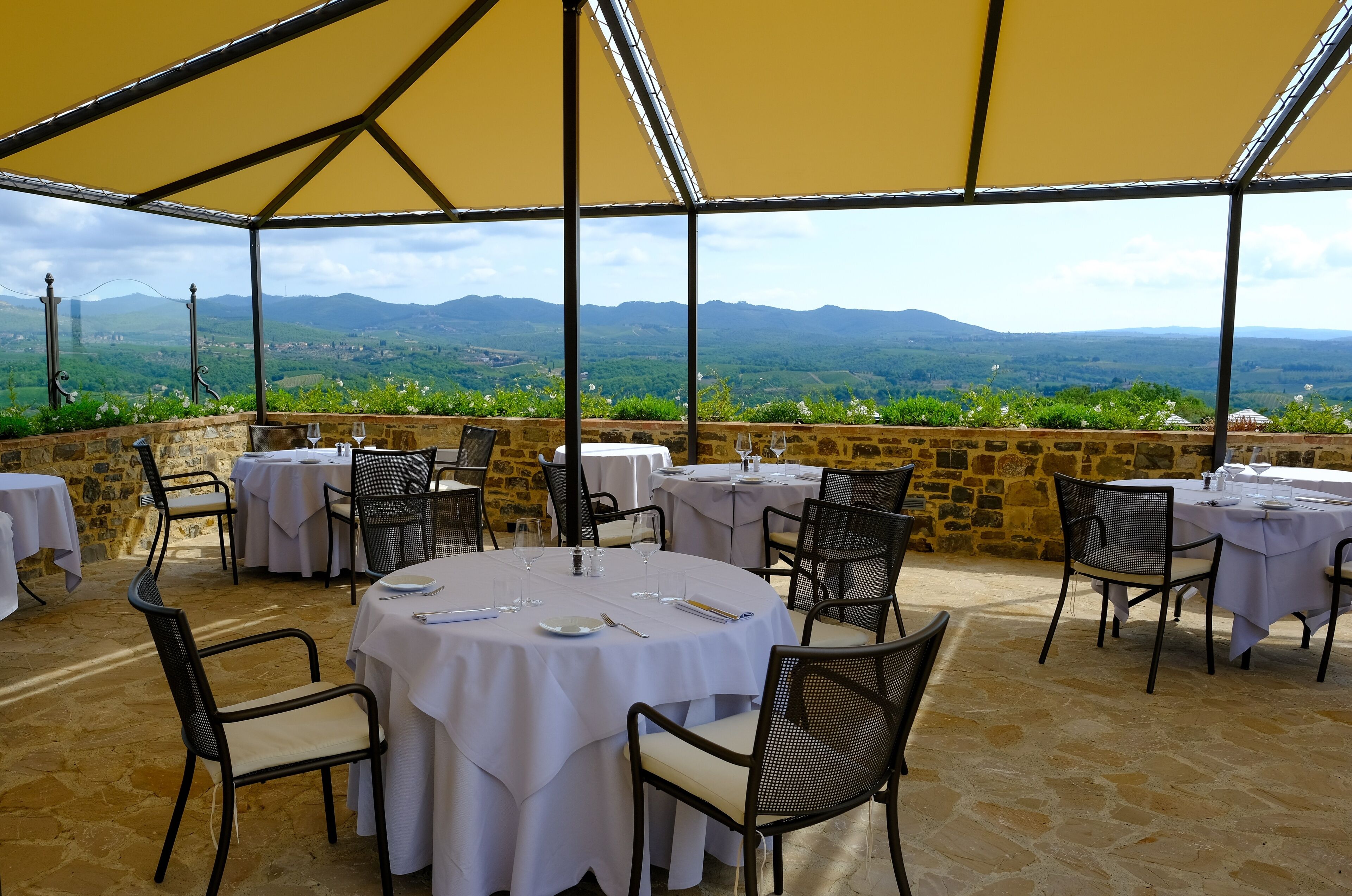 2 restaurants servant le petit déjeuner