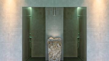 Behandelingskamers voor koppels, een sauna, een bubbelbad, een stoombad