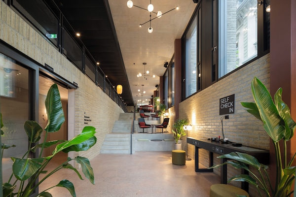 Check-in/check-out kiosk