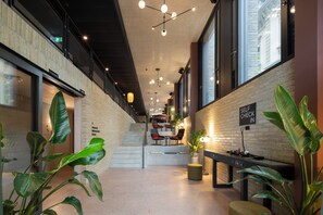 Check-in/check-out kiosk - Tailormade Hotel LEO St.Gallen (St. Gallen)