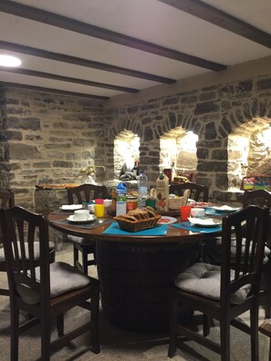 Dining - 2 bedroom apartment near ski Panticosa Formigal Pyrenees Aragon (Senegüé)