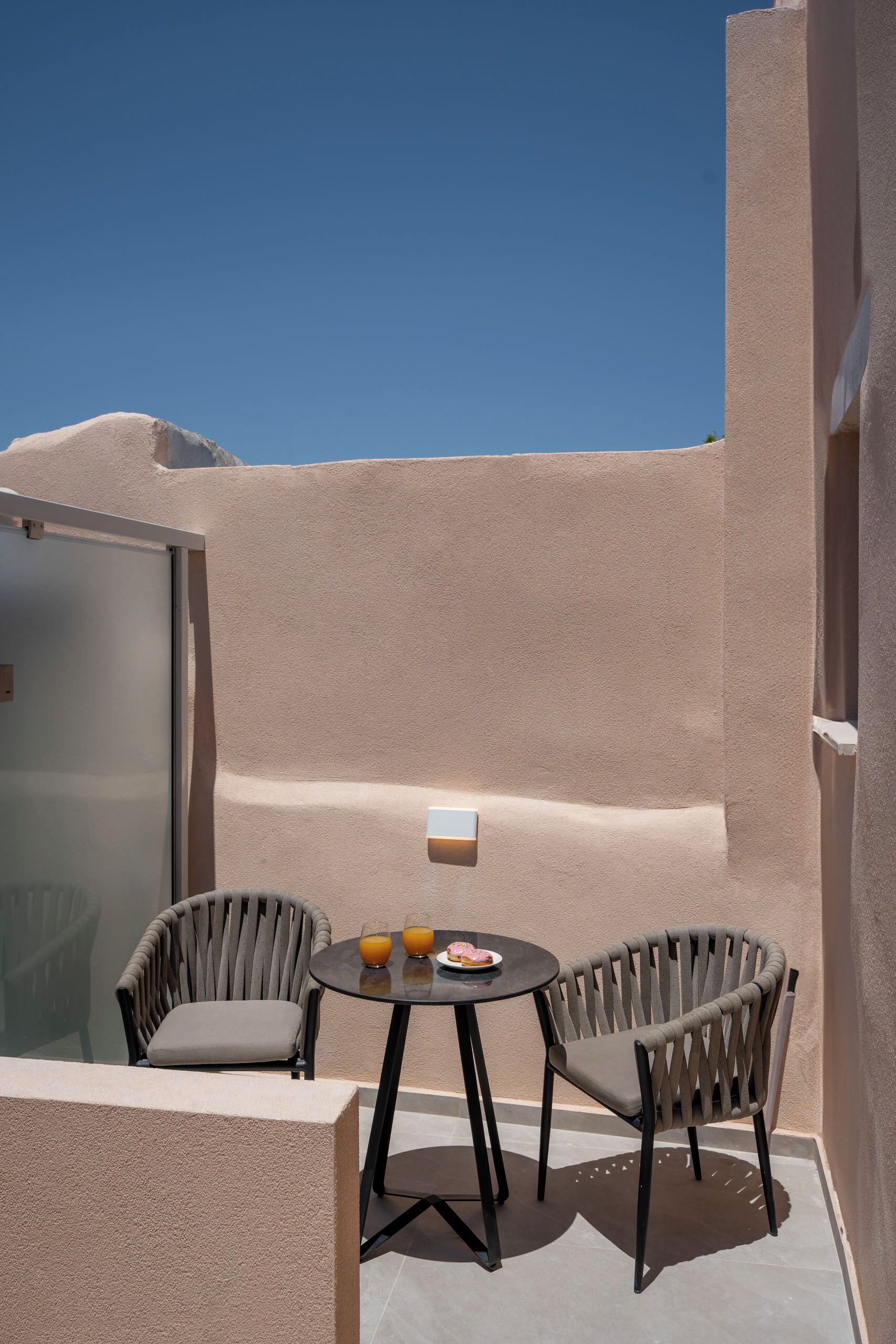 Deluxe Studio Suite | Soundproofing, free WiFi, bed sheets