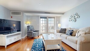 Smart TV - Grand Victorian #403 (Old Orchard Beach)