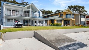 Exterior - Waterfront Wonderland, 41 Foreshore Drive (Salamander Bay)