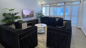 Deluxe Suite, 3 Bedrooms | 3 bedrooms, individually furnished, free WiFi, bed sheets