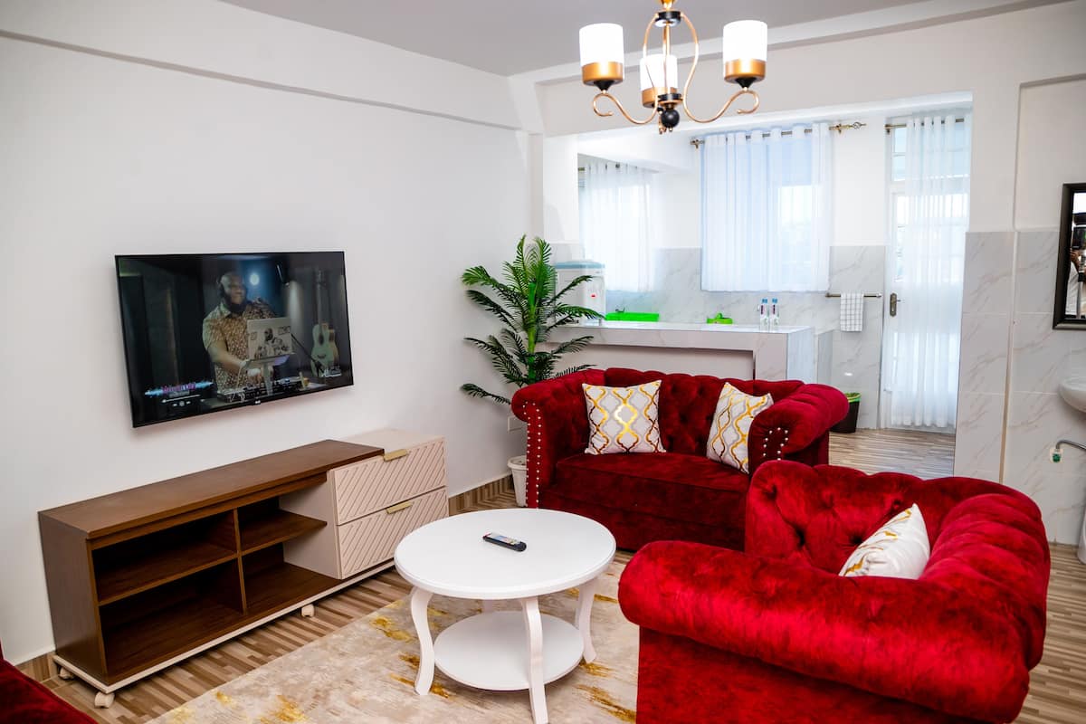 Deluxe Suite, 2 Bedrooms | Living area