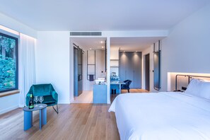 Junior Suite Sea View | 1 sovrum, sängtillbehör av högsta kvalitet, bäddmadrasser och minibar