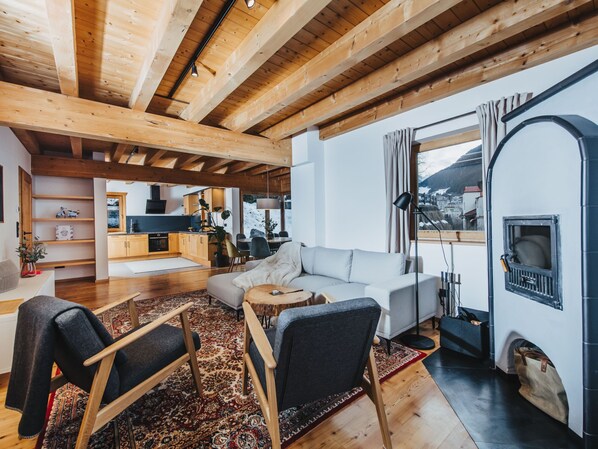 Fernseher, Kamin