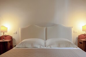 3 slaapkamers, een strijkplank/strijkijzer, gratis wifi, beddengoed