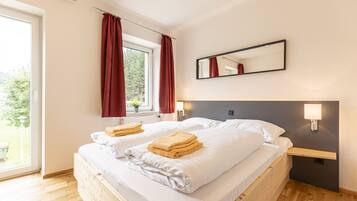 4 bedrooms, free WiFi, bed sheets