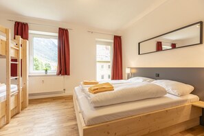 4 Schlafzimmer, kostenloses WLAN, Bettwäsche
