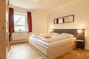 4 quartos, Wi-Fi de cortesia, roupa de cama