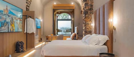 Luxury Condo, 1 Bedroom | Living area