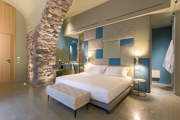 Egyptian cotton sheets, premium bedding, down duvets