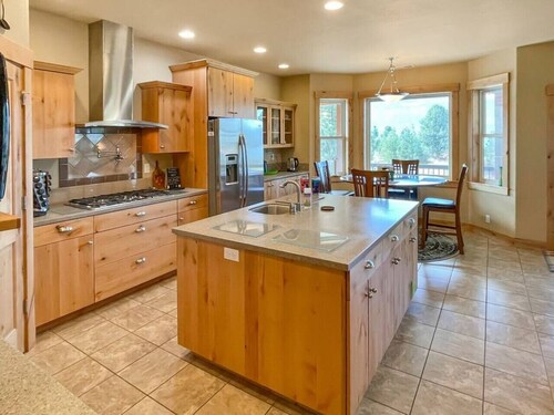 Cascade Cabin Overlooking Lake & Golf Course