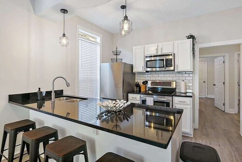 *Historic bungalow*- Wifi, Yard, Cozy