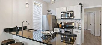 *Historic bungalow*- Wifi, Yard, Cozy