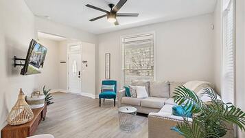 Una Smart TV, una oficina