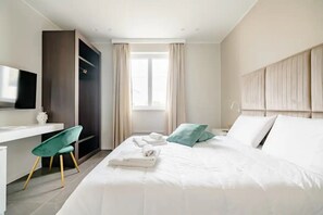 Minibar, desk, laptop workspace, soundproofing - SHoruq (Marsala)