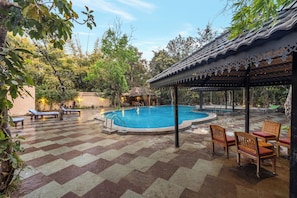 Outdoor pool - Sterling Padam Pench (Kurai)
