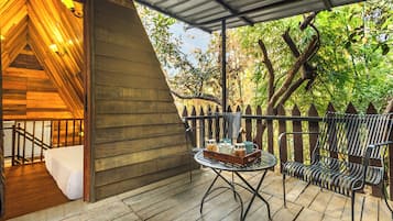 Garden View Wooden Chalet with Sitout | Desk, bed sheets