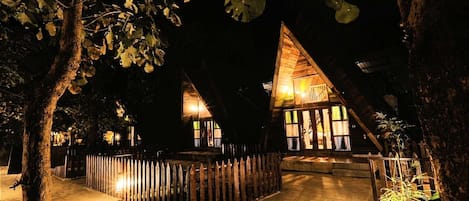Garden View Wooden Chalet with Sitout | Desk, bed sheets
