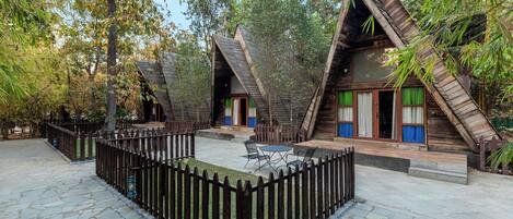 Garden View Wooden Chalet with Sitout | Desk, bed sheets