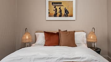 Ropa de cama de alta calidad, escritorio, wifi gratis y ropa de cama