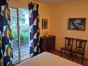 3 bedrooms, iron/ironing board, travel cot, free WiFi