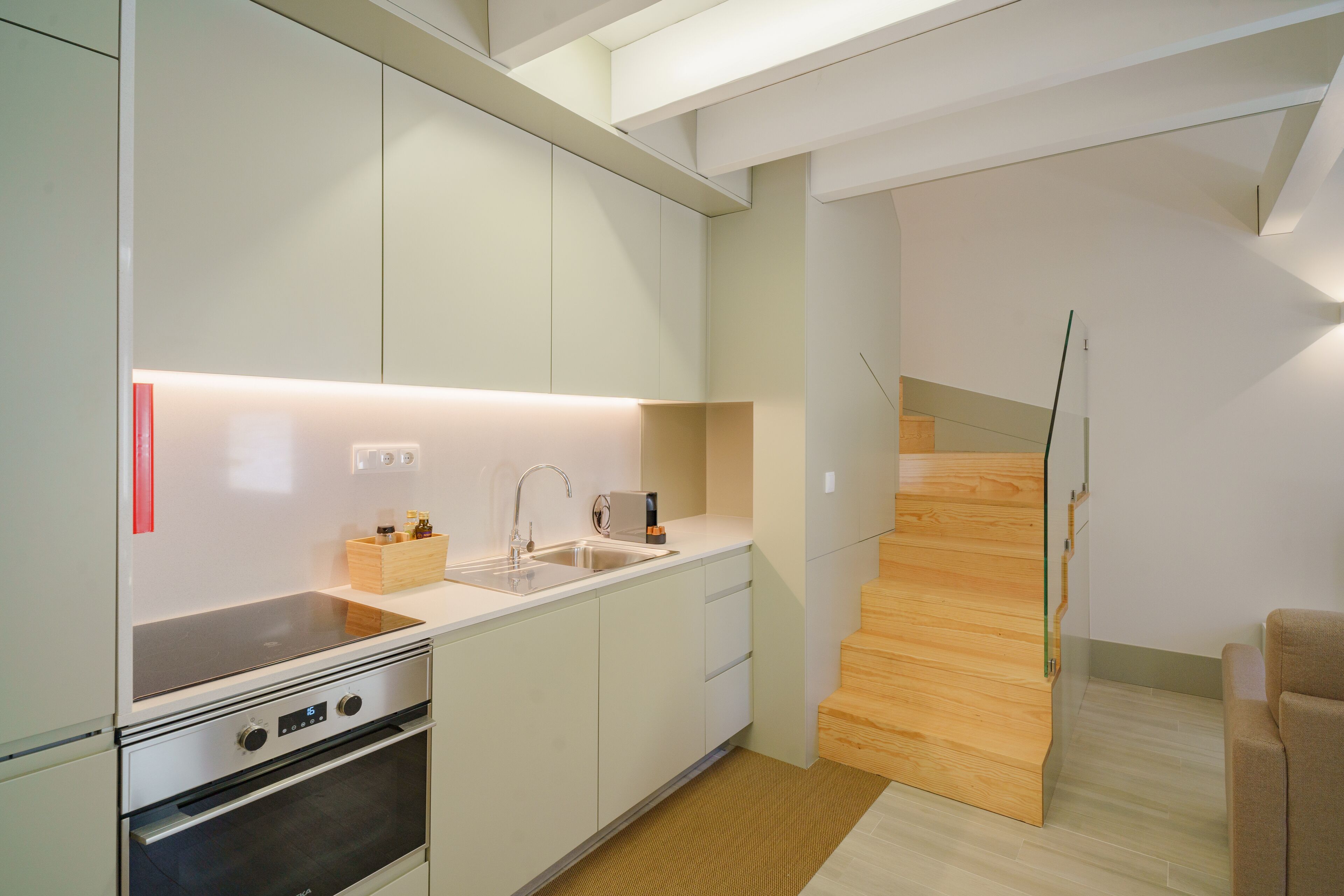 Prémium apartman | Privát konyha | Hűtőszekrény, sütő, főzőlap és mosogatógép