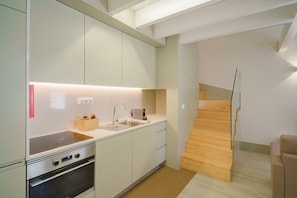 Premium Apartment | Private kitchen | Fridge, oven, stovetop, dishwasher - Feel Porto Matosinhos Flats (Matosinhos)