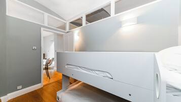 City Apartment | 2 bedrooms, iron/ironing board, free WiFi