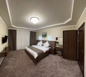 Kamar Mewah | Seprai premium, selimut bulu angsa, dan tempat tidur Select Comfort