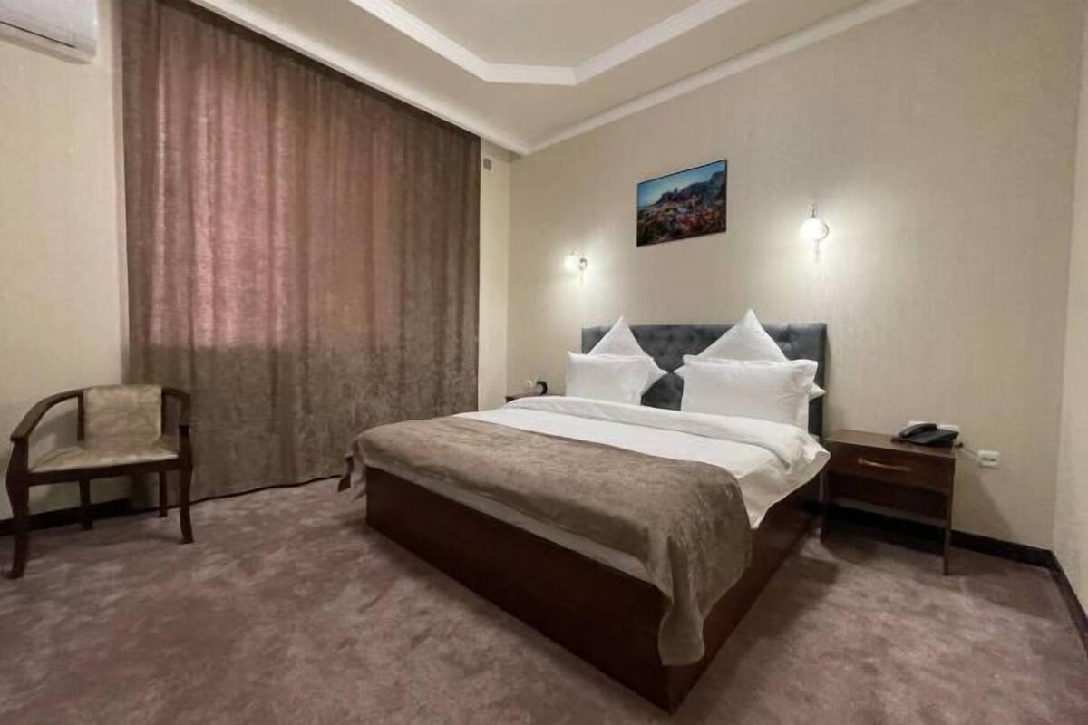 高档床上用品、羽绒被、Select Comfort 床、客房内保险箱