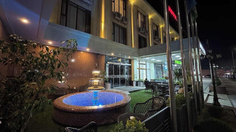 Khan Palace Hotel