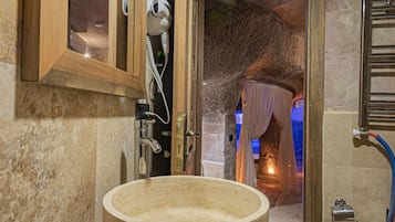 Royal Suite, Private Pool | Bathroom | Free toiletries, hair dryer, towels, soap