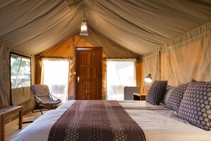 Luxury Tent | Premium bedding, individually furnished, desk, laptop workspace - MILIMA Big 5 Safari Lodge (Hoedspruit)