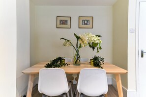 Comfort Apartment | In-room dining