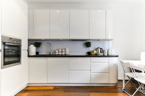 Deluxe Apartment | Private kitchen