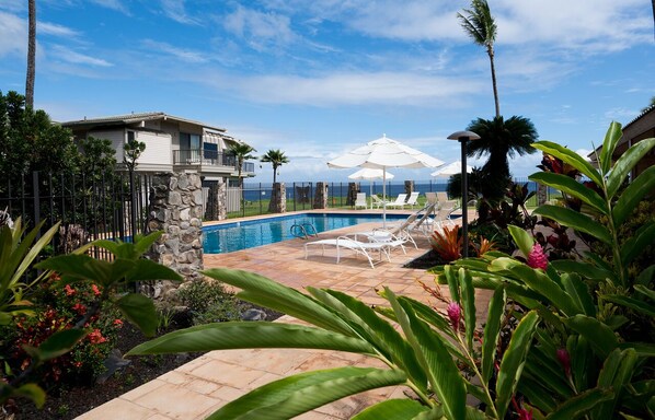 Pool - Oceanfront Luxury Villa | Sweeping 180° Views - Walk to Beach (Lahaina)