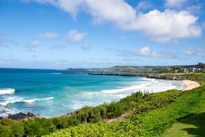 Beach nearby, beach towels - Oceanfront Luxury Villa | Sweeping 180° Views - Walk to Beach (Lahaina)
