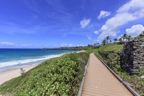 Playa en los alrededores y toallas de playa 