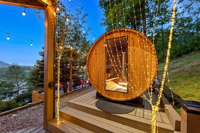 1st in Sugar - 3 suites, pet friendly, hot tub, fire pit