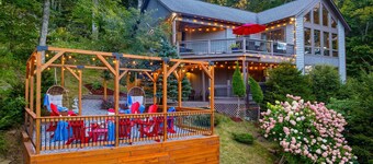 1st in Sugar - 3 suites, pet friendly, hot tub, fire pit